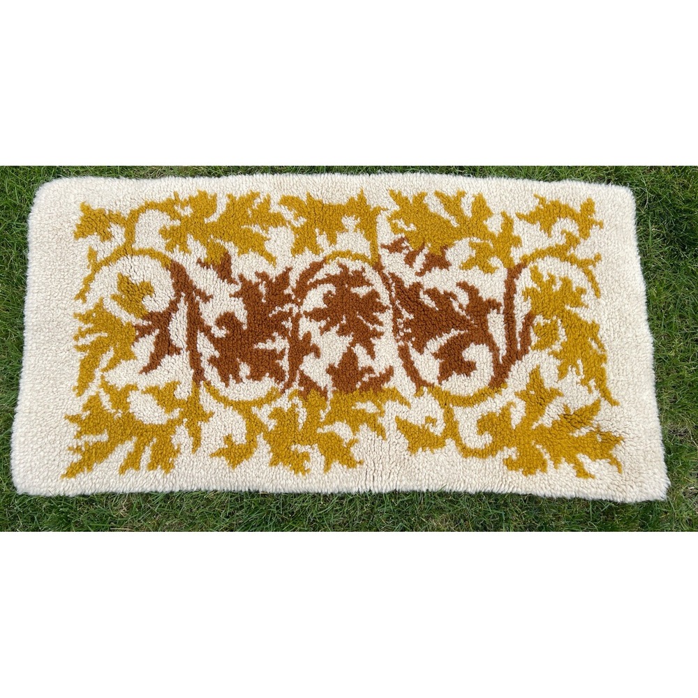 Shillcraft‎ Wool Vintage Latch Hook Rug  26.5 x 51.5 Rectangle Fall Autumn 3e